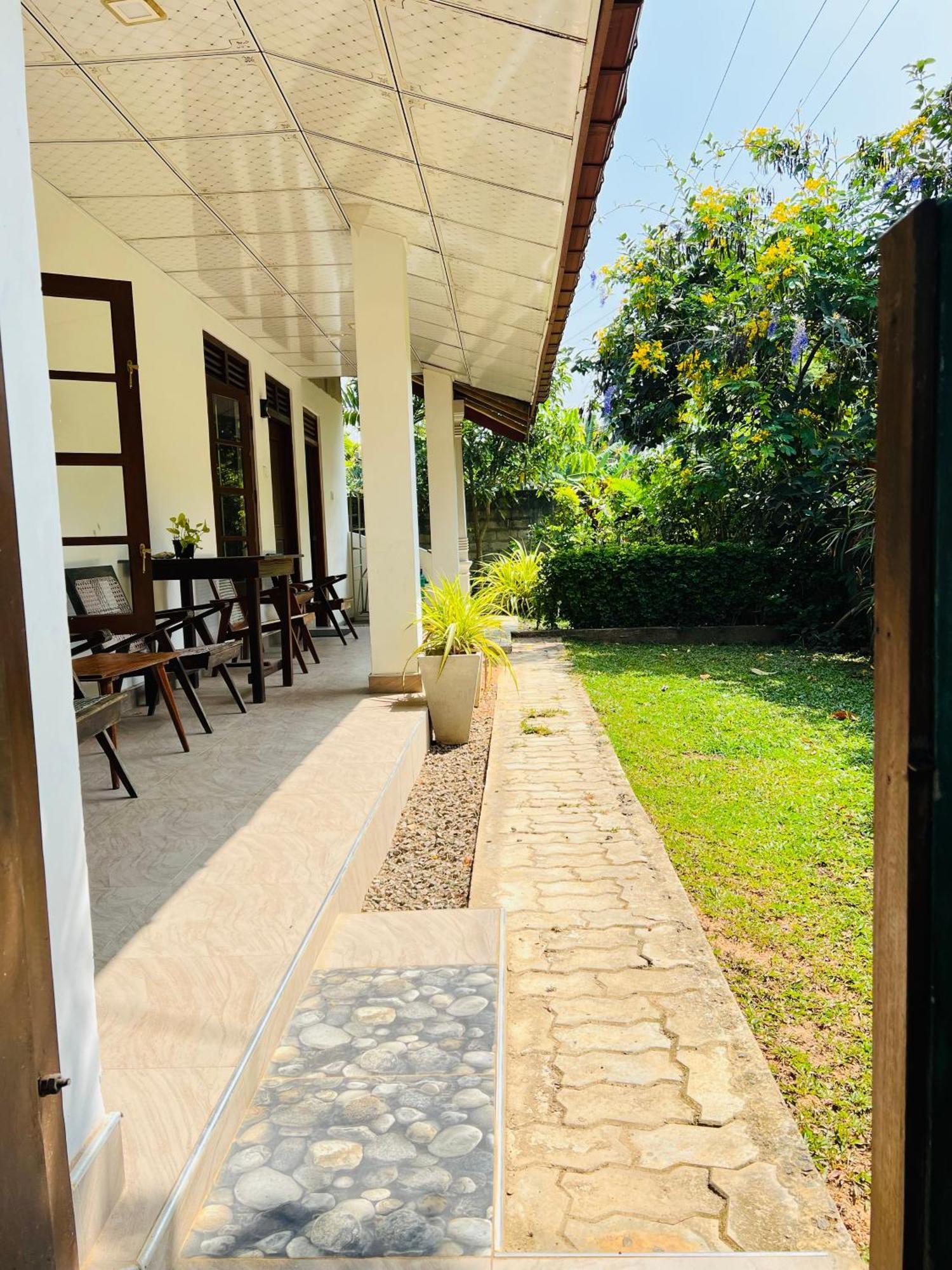 Medawatta Villa Mirissa Exterior photo